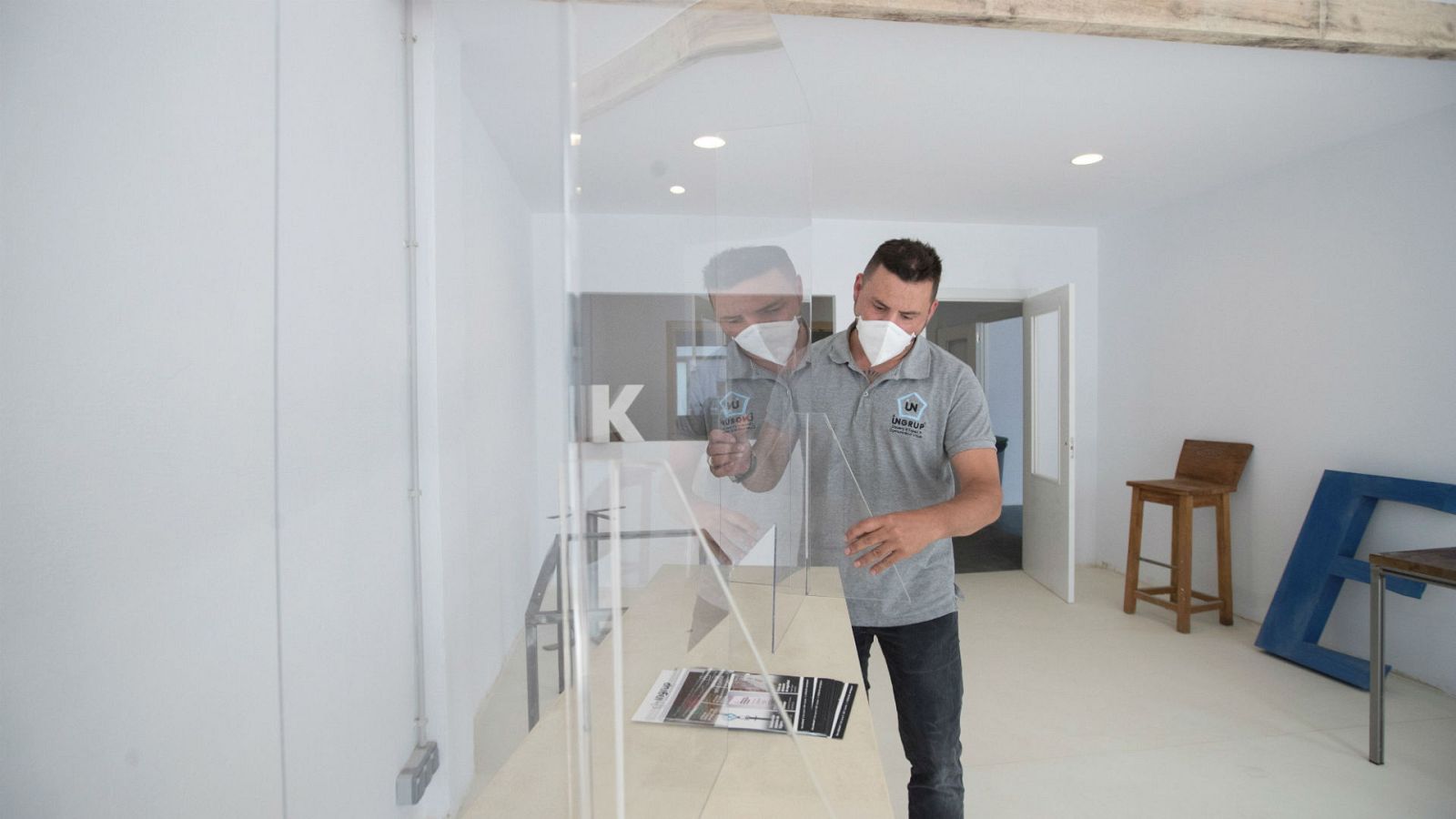  14 horas - Los fabricantes de mamparas están desbordados por la alta demanda - Escuchar ahora