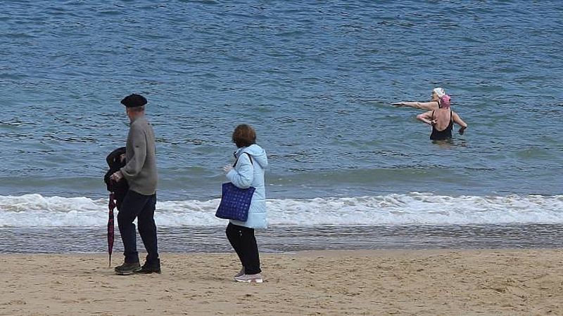 24 horas fin de semana - 20 horas - Más espacio público, servicios y playas para disfrutar en islas de Canarias - Escuchar ahora 