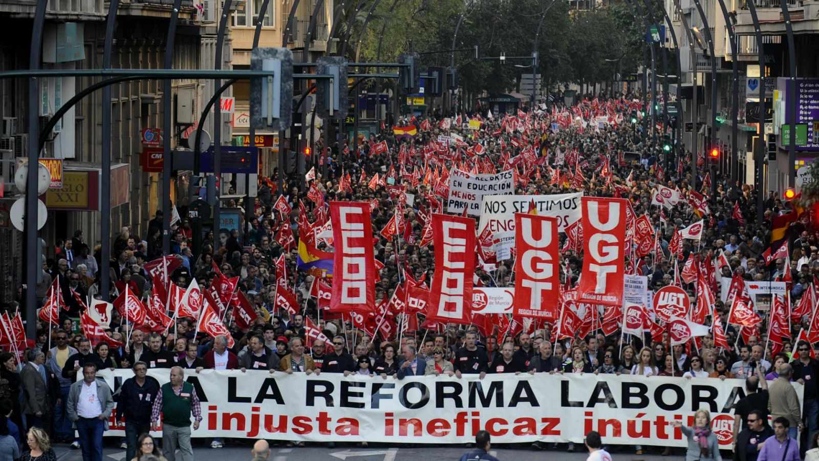 14 horas - ¿Qué implicaría derogar la reforma laboral de 2012? - Escuchar ahora