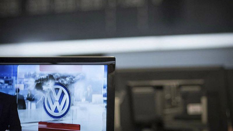 Boletines RNE - La justicia alemana reconoce que los dueños de Volkswagen manipulados tienen derecho a indemnización - Escuchar ahora