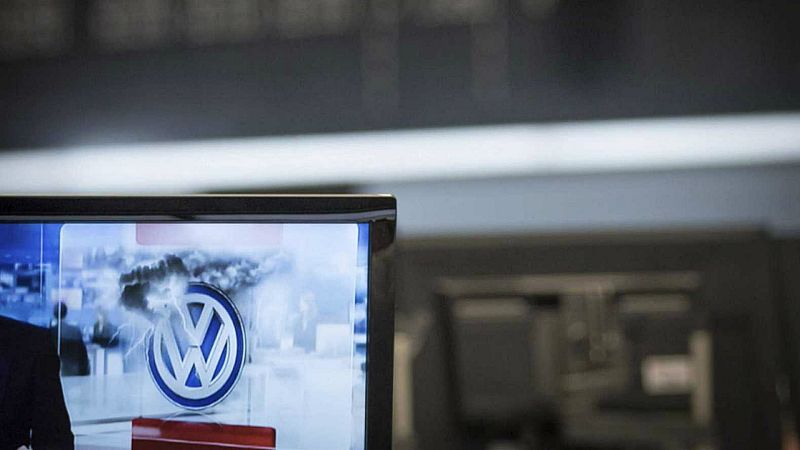  Boletines RNE - La justicia alemana reconoce que los dueños de Volkswagen manipulados tienen derecho a indemnización - Escuchar ahora