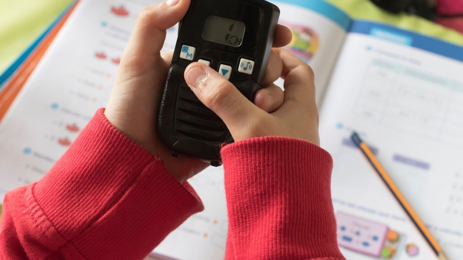  Todo noticias mañana - "No ha sido educación online real, hemos tenido que adaptarnos a todo correr" - Escuchar ahora