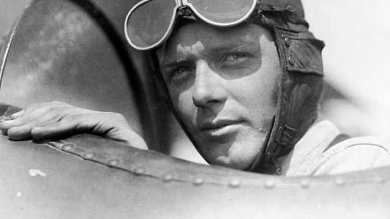 24 horas - En algún lugar del tiempo: Charles Lindbergh - Escuchar ahora