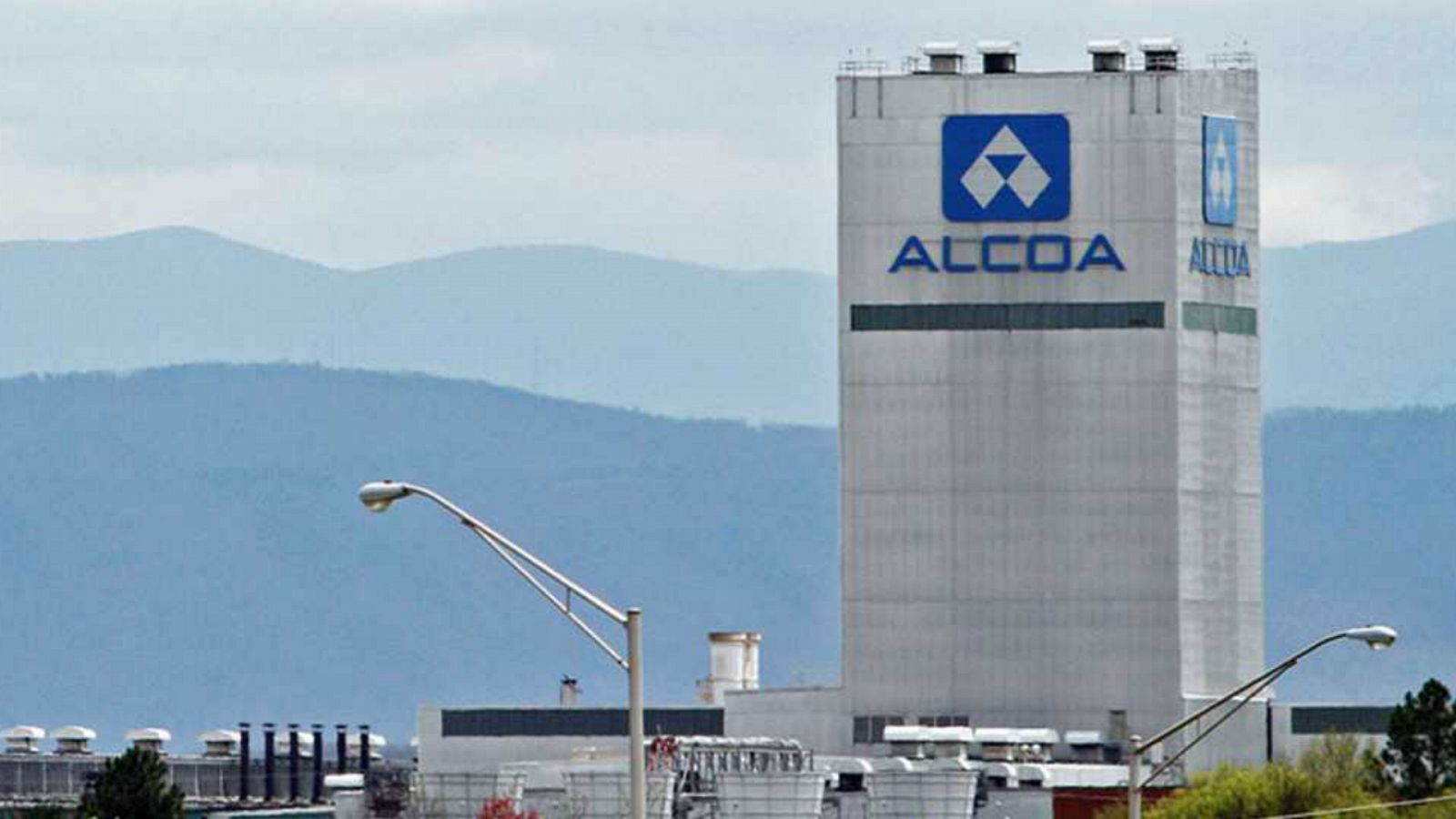 14 horas - Alcoa cierra su planta de aluminio de Lugo y anuncia el despido de 534 trabajadores