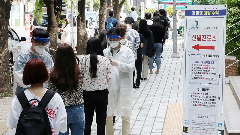 14 horas - Varios brotes vuelven a poner en alerta a Corea del Sur y Singapur - Escuchar ahora