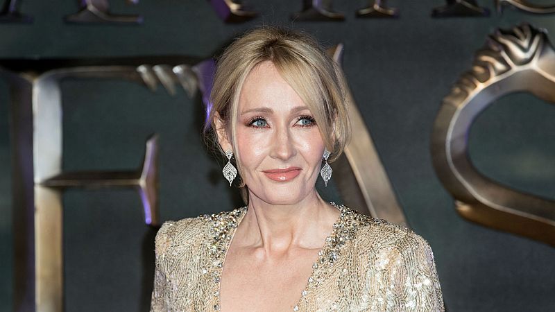 14 horas - J.K. Rowling publica un cuento de hadas solidario