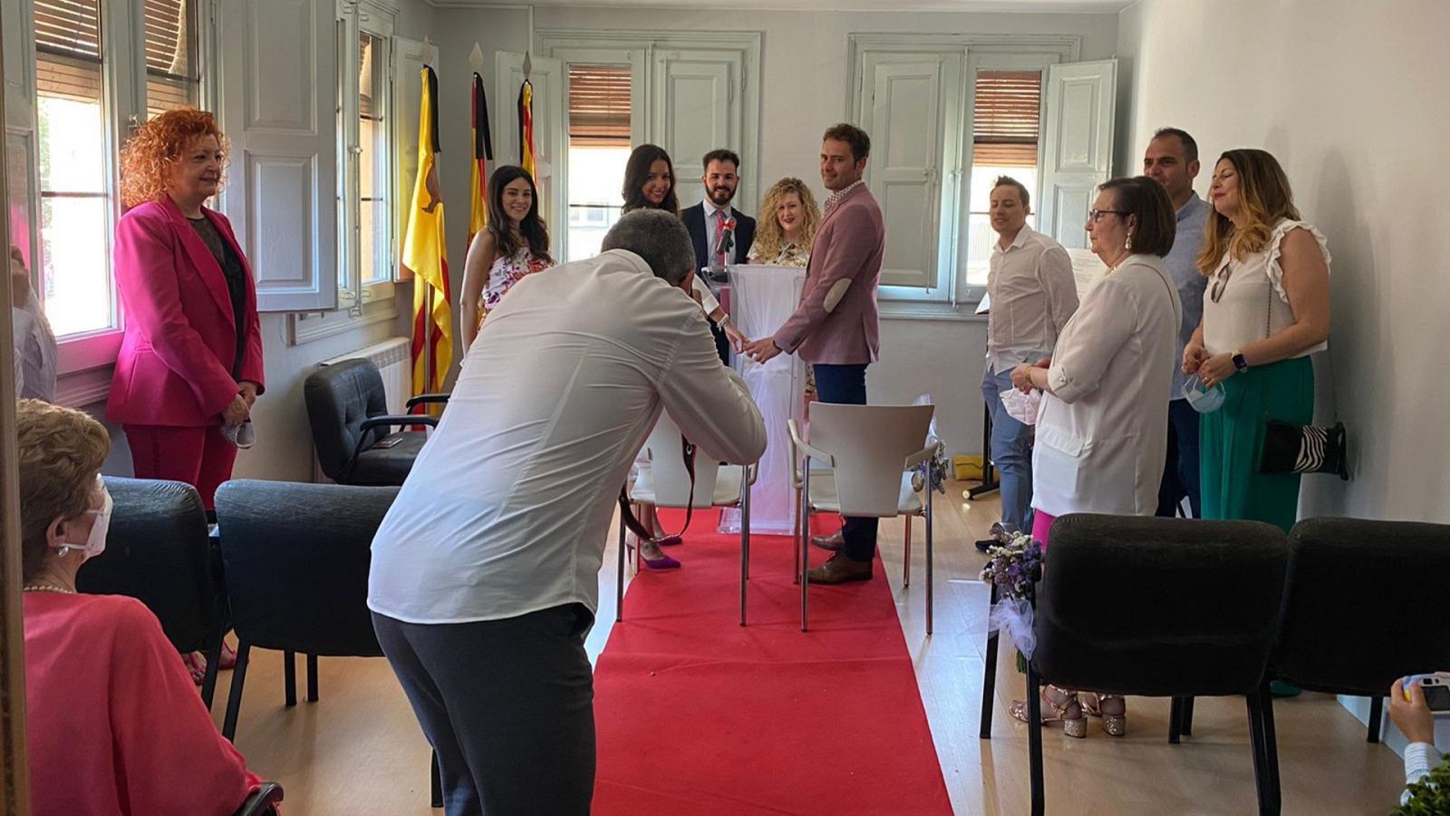 14 horas fin de semana - Las bodas regresan pero a metro y medio de distancia - Escuchar ahora 