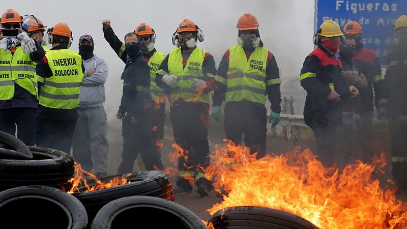 24 horas fin de semana - 20 horas - Miles de personas reclaman la intervención temporal para evitar despidos en Alcoa - Escuchar ahora 