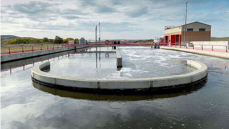 14 horas - El estudio sobre aguas residuales en Valencia concluye que apenas hay rastro del virus - Escuchar ahora