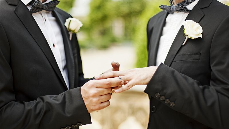 Boletines RNE - El Supremo decreta que el permiso de matrimonio debe comenzar en día laborable - Escuchar ahora