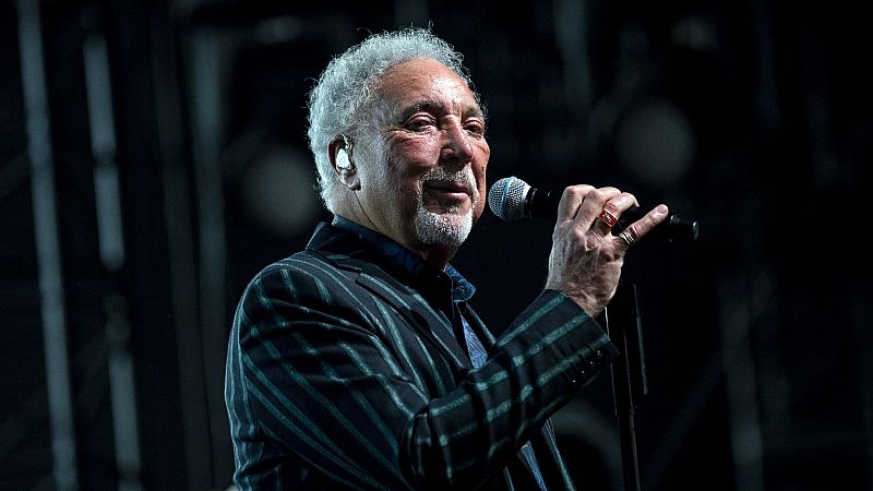 España a las 8 Fin de Semana - Tom Jones: 80 años y 100 millones de discos a sus espaldas - Escuchar ahora