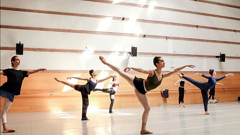 24 horas fin de semana - 20 horas - Regresan a su sede los bailarines de la Compañía Nacional de Danza - Escuchar ahora 