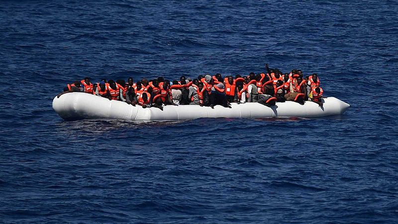 Boletines RNE - Al menos 20 personas mueren frente a las costas de Túnez - Escuchar ahora