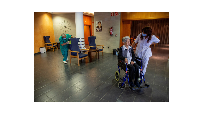  Todo noticias mañana - Sociedad Geriatría: "No hay constancia de que haya habido más muertos en residencias privadas que en públicas" - Escuchar ahora