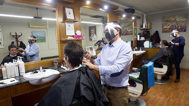 14 horas Fin de Semana - ¿Qué es la 'tasa covid' que van a empezar a cobrar algunos establecimientos murcianos? - Escuchar ahora