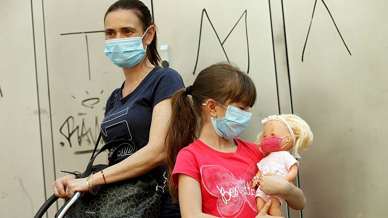 España a las 8 Fin de Semana - Las mujeres han incrementado la carga de estrés y ansiedad durante el confinamiento, según un estudio - Escuchar ahora