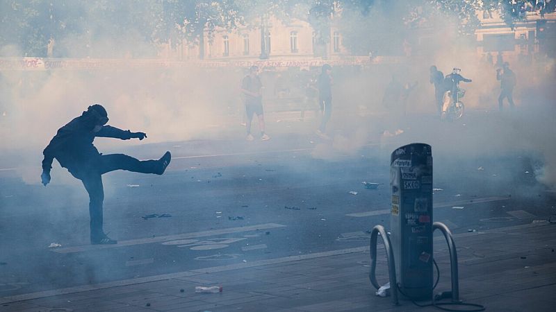 14 horas fin de semana - Disturbios en París durante la manifestación contra el racismo - Escuchar ahora