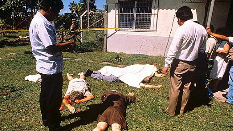 24 horas - En algún lugar del tiempo: el objetivo de la matanza de El Salvador - Escuchar ahora