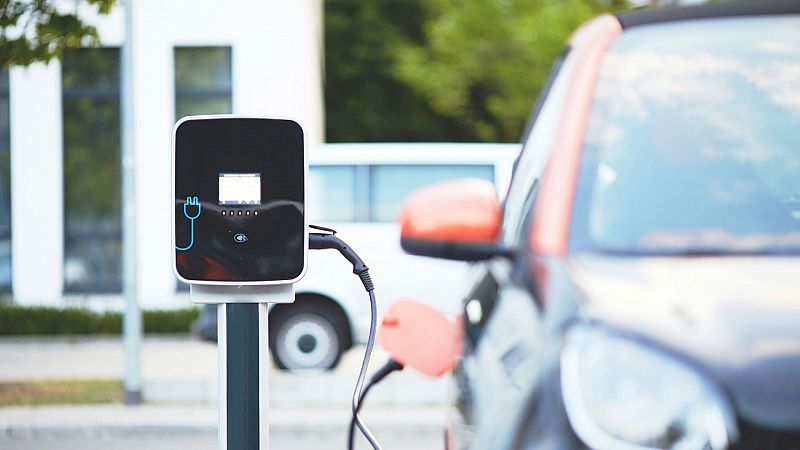 Todo Noticias Tarde - El reto de la recarga de los coches eléctricos - Escuchar ahora