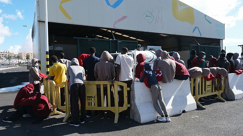 14 horas - 14 personas que llegaron en patera a Canarias han dado positivo por coronavirus - Escuchar ahora