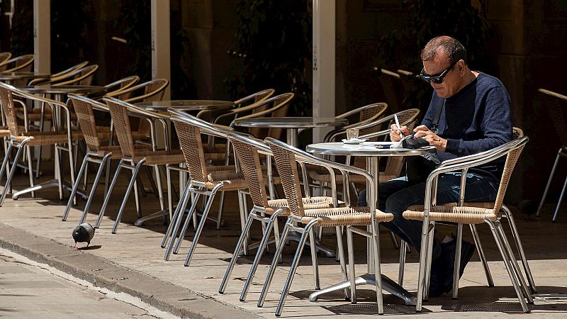España a las 8 Fin de Semana - Aforo máximo del 75% en bares salvo en Madrid y cancelación de todas las fiestas, entre las recomendaciones de las CCAA tras el estado de alarma - Escuchar ahora