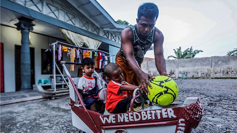 España a las 8 Fin de Semana - De las cifras a las personas: el drama de los refugiados en España - Escuchar ahora