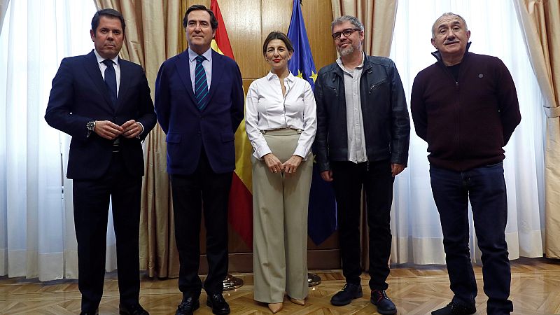 24 horas - Gobierno y agentes sociales siguen sin llegar a un acuerdo para extender los ERTE - Escuchar ahora