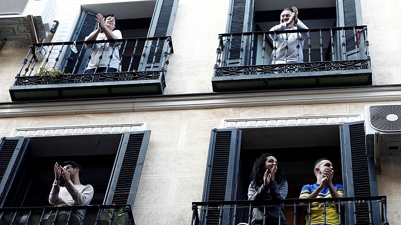 14 horas - Arranca PhotoEspaña con las fotografías desde los balcones - Escuchar ahora