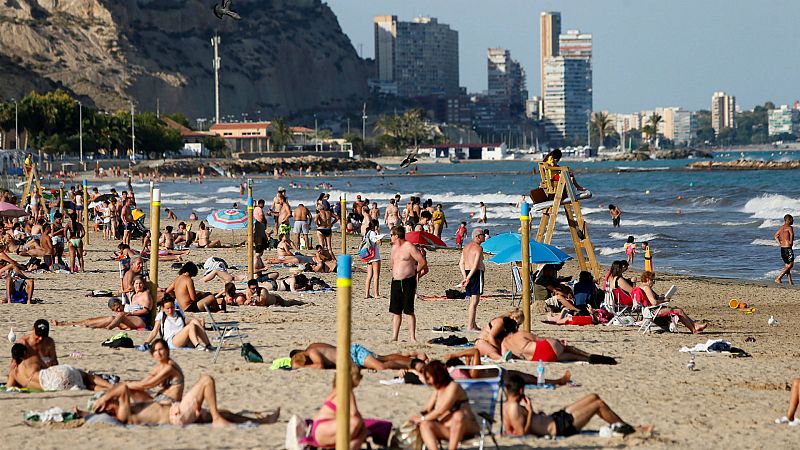 Las mañanas de RNE con Íñigo Alfonso - La dependencia de España del turismo le hace más vulnerable que otros países - Escuchar ahora