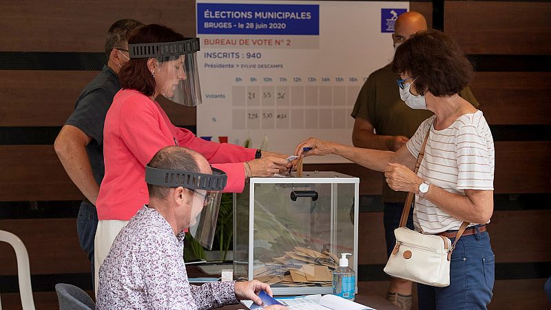 14 horas Fin de Semana - Las municipales en Francia podrían marcar la futura remodelación del Gobierno galo - Escuchar ahora