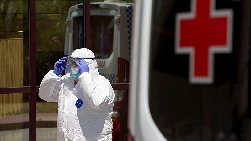 14 horas Fin de Semana - Nuevo brote de coronavirus en Málaga: 6 personas relacionadas con misma familia han dado positivo - Escuchar ahora