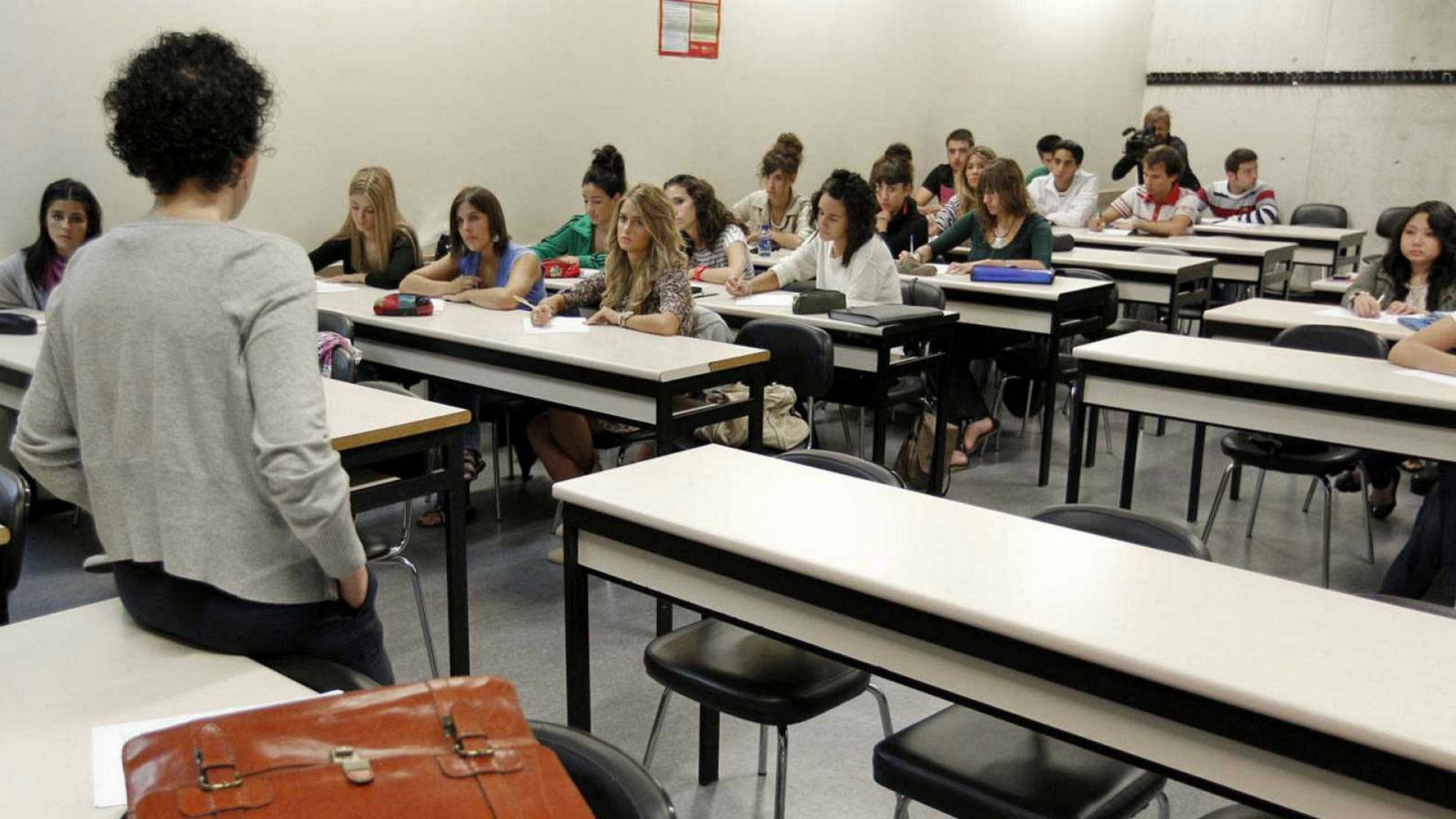  14 Horas - Medicina y las ingenierías son las carreras con más salidas; Turismo y Bellas Artes las que menos, según la Fundación BBVA - Escuchar ahora