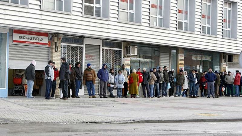 Boletines RNE - El paro subió en 5.107 personas en junio, la segunda mayor subida en ese mes - Escuchar ahora