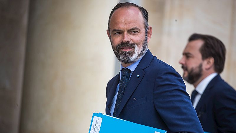 Boletines RNE - Dimite el primer ministro francés, Édouard Philippe, tras el descalabro del partido presidencial en las elecciones municipales - Escuchar ahora