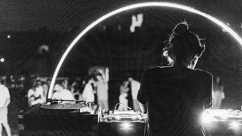 Equilibristas - Verano sin festivales y un libro con BSO - 05/07/20 - escuchar ahora