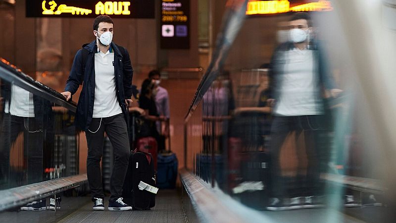 24 horas fin de semana - 20 horas - Las fronteras siguen selladas a los países con más tránsito de pasajeros hacia España - Escuchar ahora