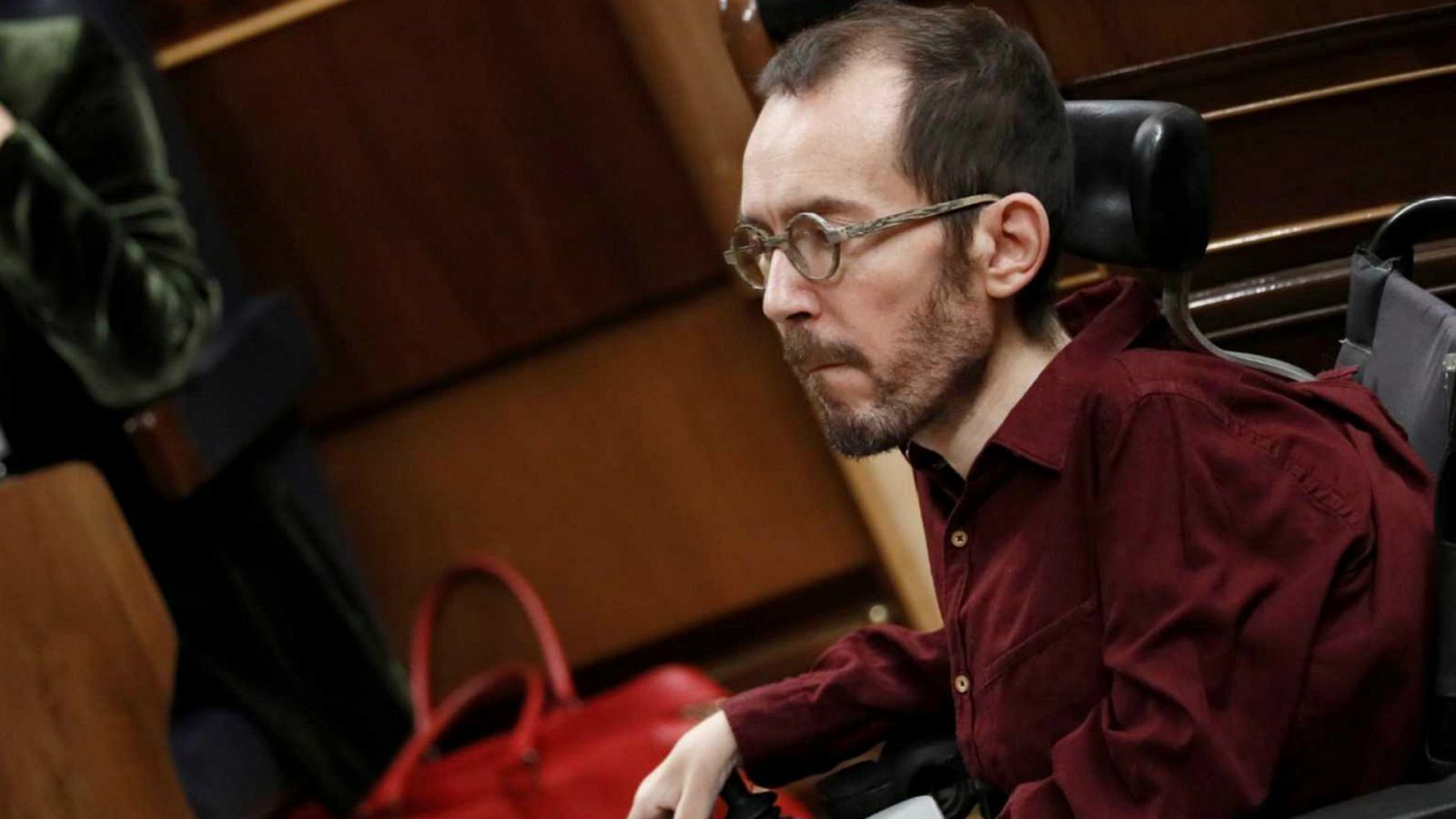  Boletines RNE - Unidas Podemos propone regularizar a los inmigrantes que llegaron antes del 14 de marzo - Escuchar ahora