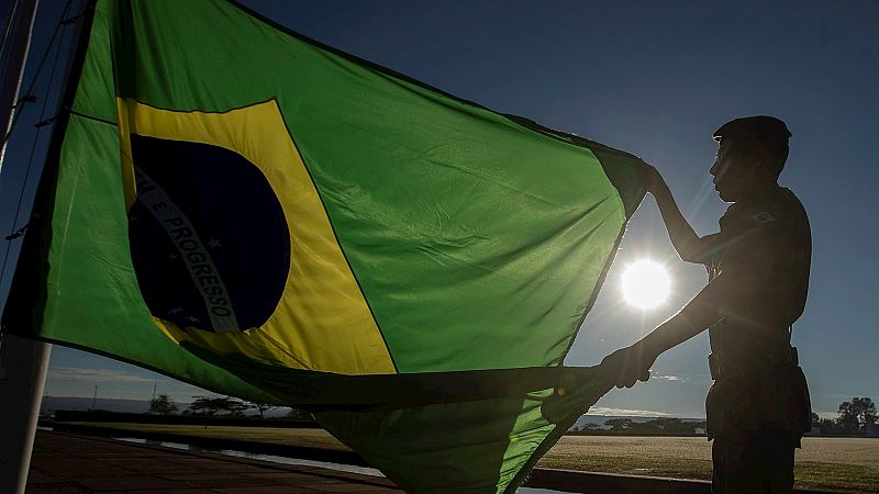 España a las 8 Fin de Semana - Brasil suma más de 1.200 fallecidos en las últimas horas - Escuchar ahora