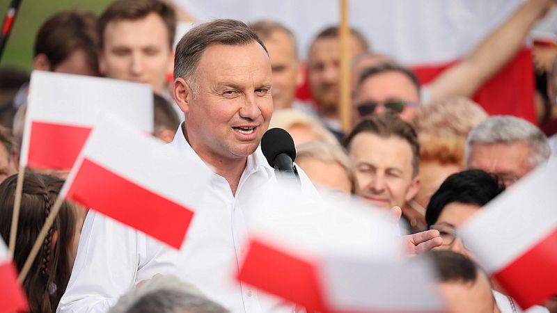 Cinco Continentes - El conservador Duda, reelegido presidente de Polonia - Escuchar ahora