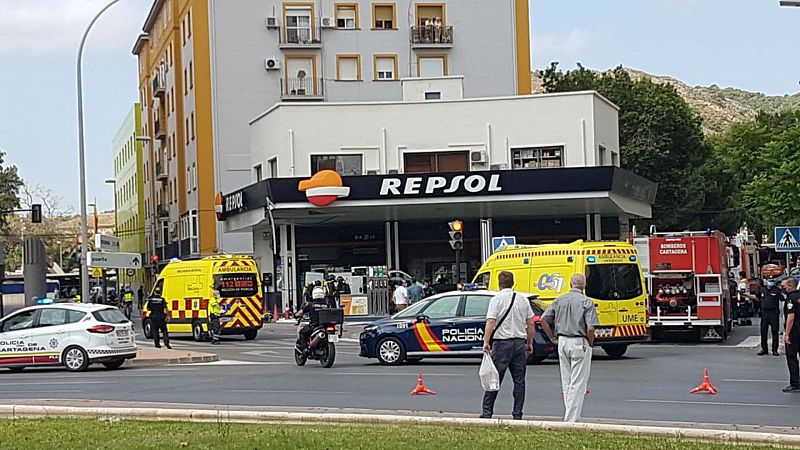 Boletines RNE - Una explosión de una gasolinera en el centro de Cartagena provoca varios heridos - Escuchar ahora