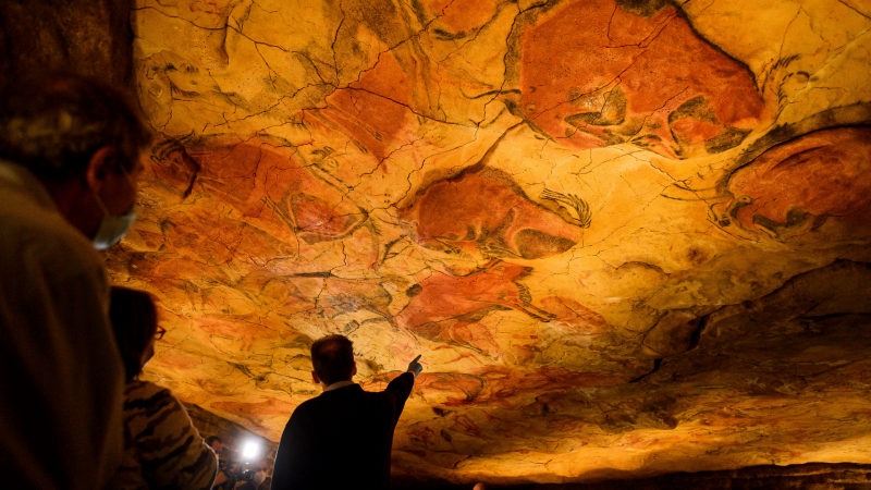  24 horas - La cueva original de Altamira reabre al público a partir del 15 de agosto - Escuchar ahora 