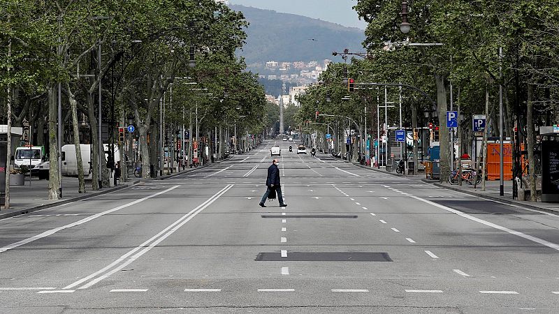 Boletines RNE - Media Cataluña despierta en confinamiento voluntario y con restricciones para evitar la expansión del virus - Escuchar ahora