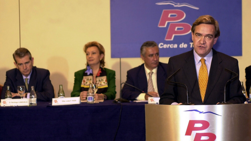  Boletines RNE - La expresa Itxaso Zaldua, acusada de participar en el atentado contra Giménez Abad - Escuchar ahora 