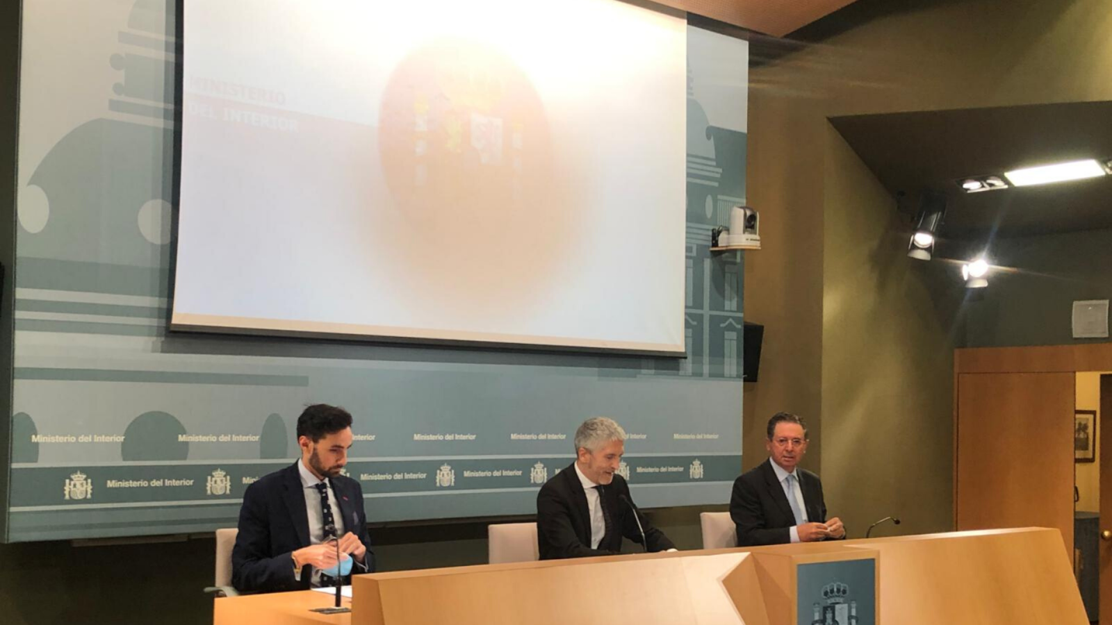  Boletines RNE - Solo dos de cada diez delitos de odio se denuncian  - Escuchar ahora 