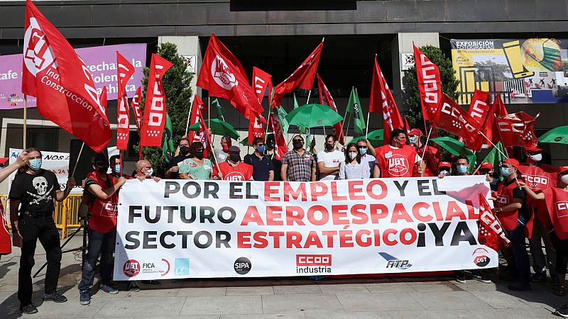 Boletines RNE - Los trabajadores de Airbus se manifiestan contra los despidos - Escuchar ahora