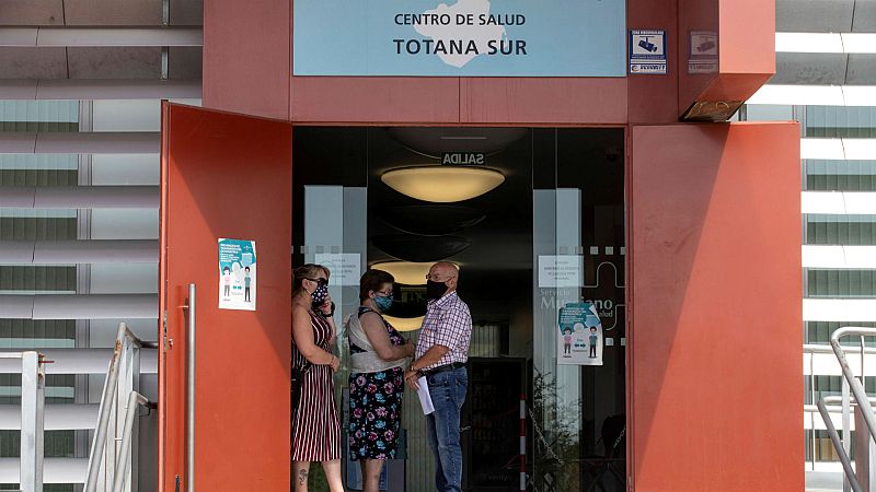  14 horas - Totana, Murcia, vuelve a la Fase 1 por 55 contagios en un pub - Escuchar ahora