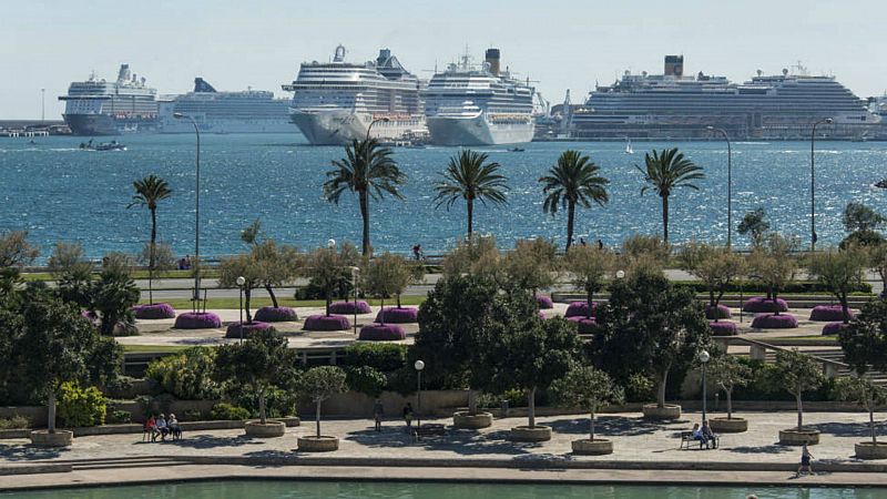 Boletines -  Detenidos tres directivos de la Autoridad Portuaria de Baleares por presunta corrupción - Escuchar ahora