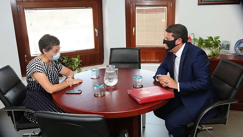  Boletines RNE - Registrada la petición de comparecencia de González Laya en el Congreso - Escuchar ahora