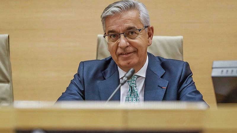 Boletines RNE - El exjefe de la UCO de la Guardia Civil, Manuel Corbí, estudia presentar un recurso contra su cese - Escuchar ahora