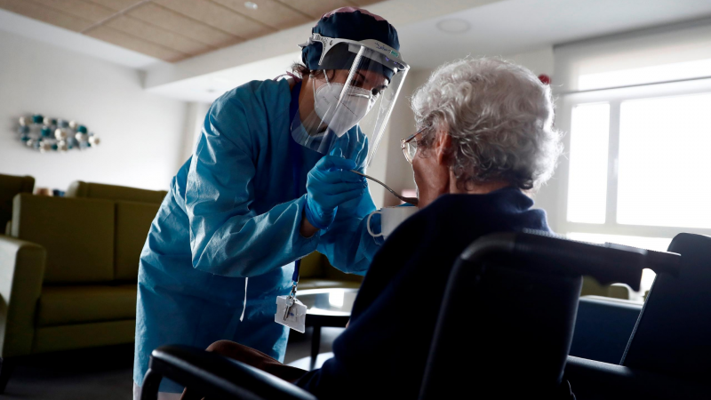 Boletines RNE - Repuntan con fuerza los contagios por coronavirus en España  - Escuchar ahora